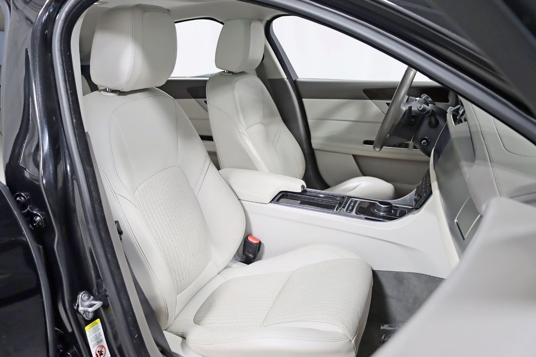 2018 Jaguar XF