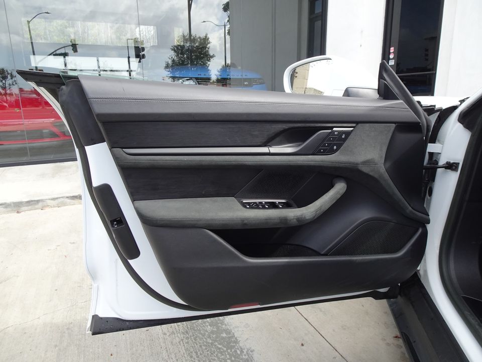 2023 Porsche Taycan