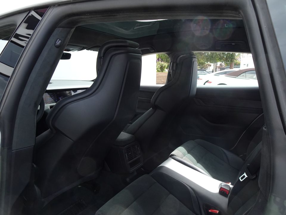 2023 Porsche Taycan