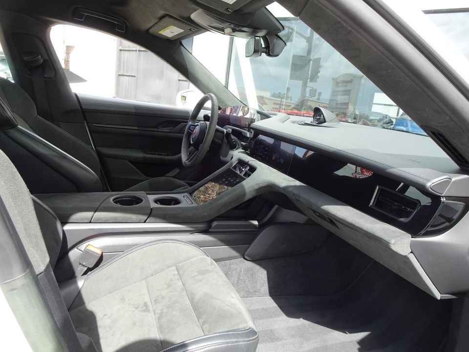 2023 Porsche Taycan