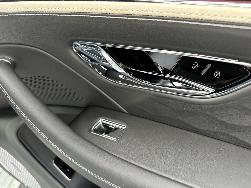 2025 Bentley Flying Spur