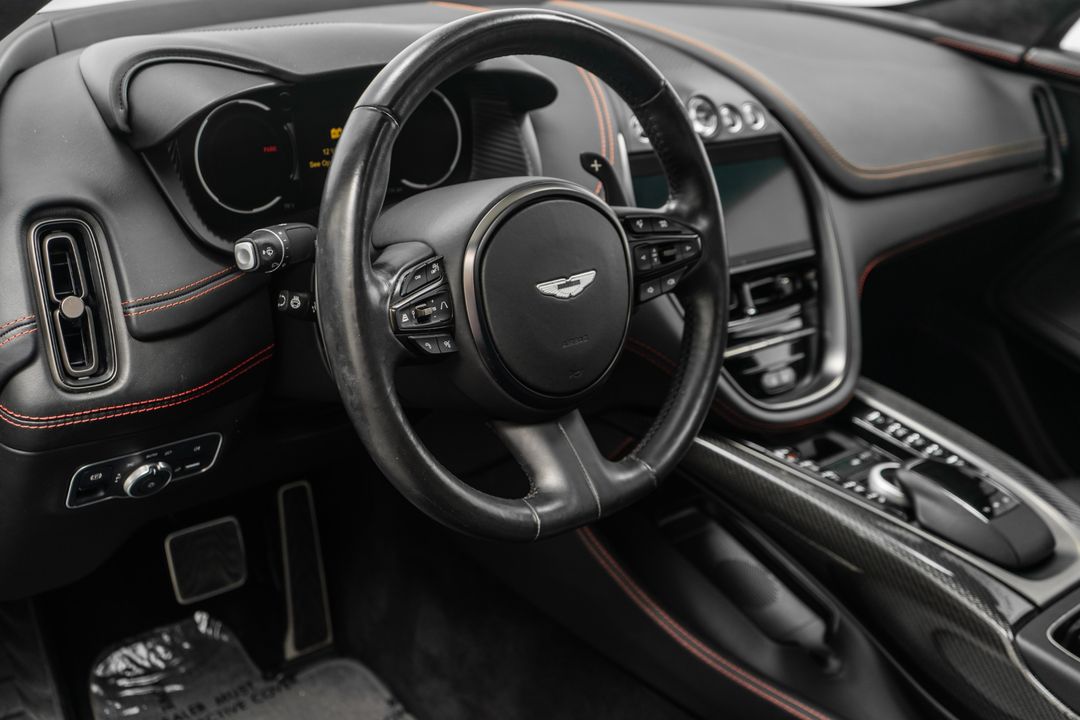 2022 Aston Martin DBX