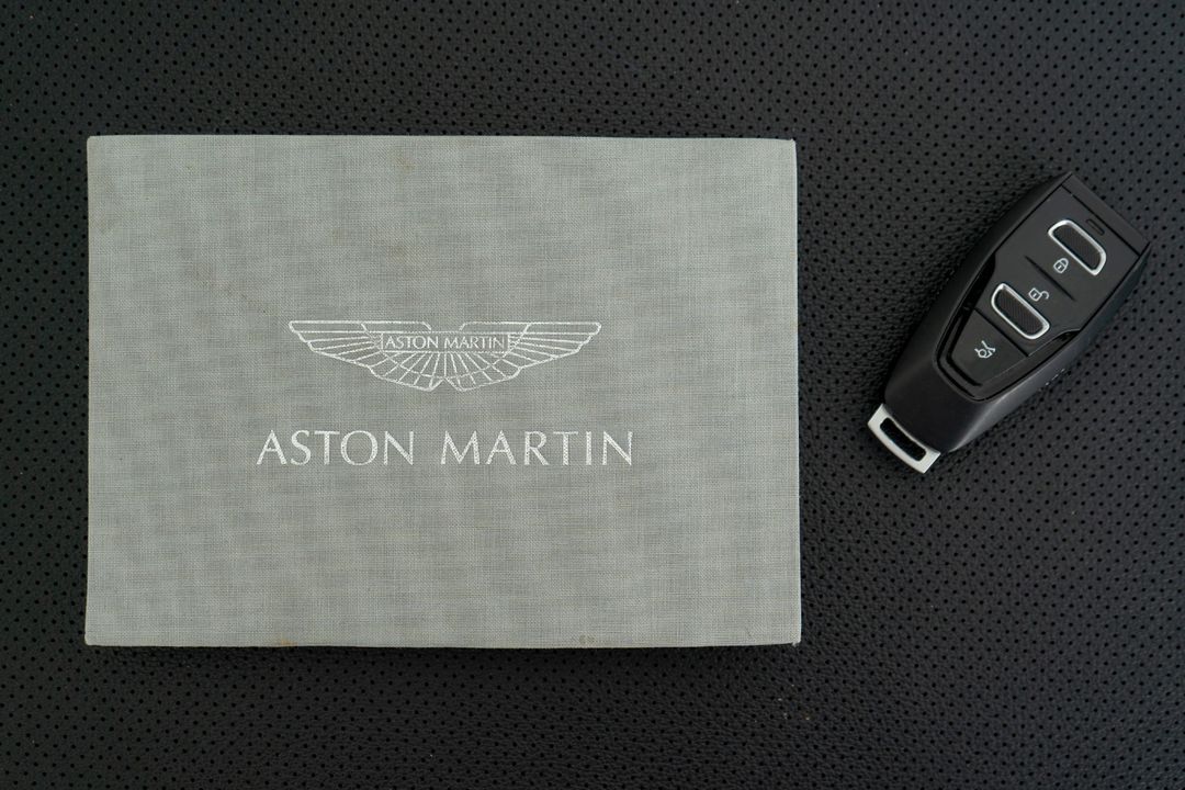 2022 Aston Martin DBX