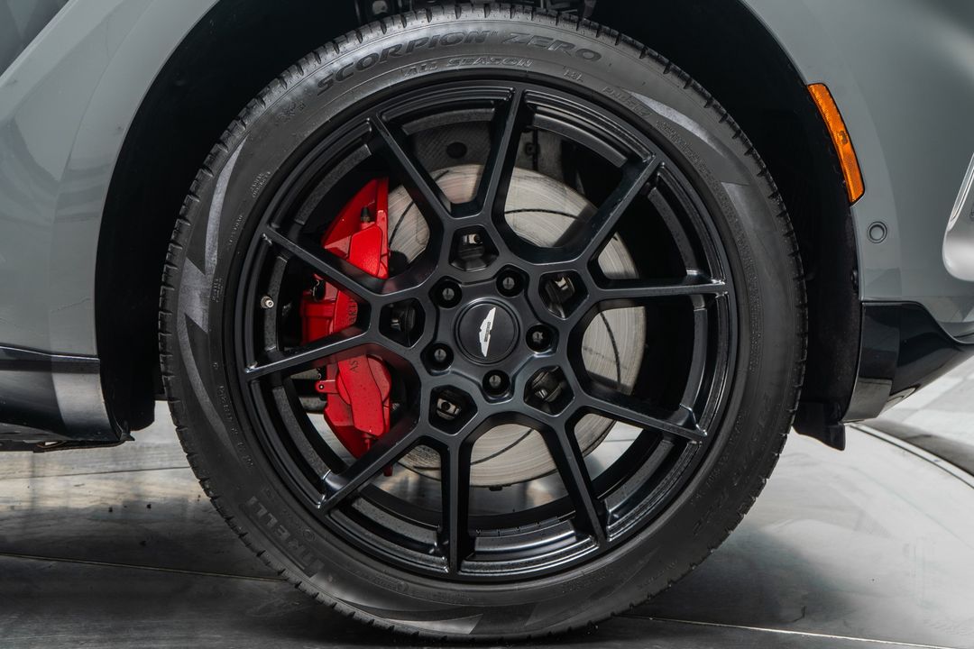 2022 Aston Martin DBX
