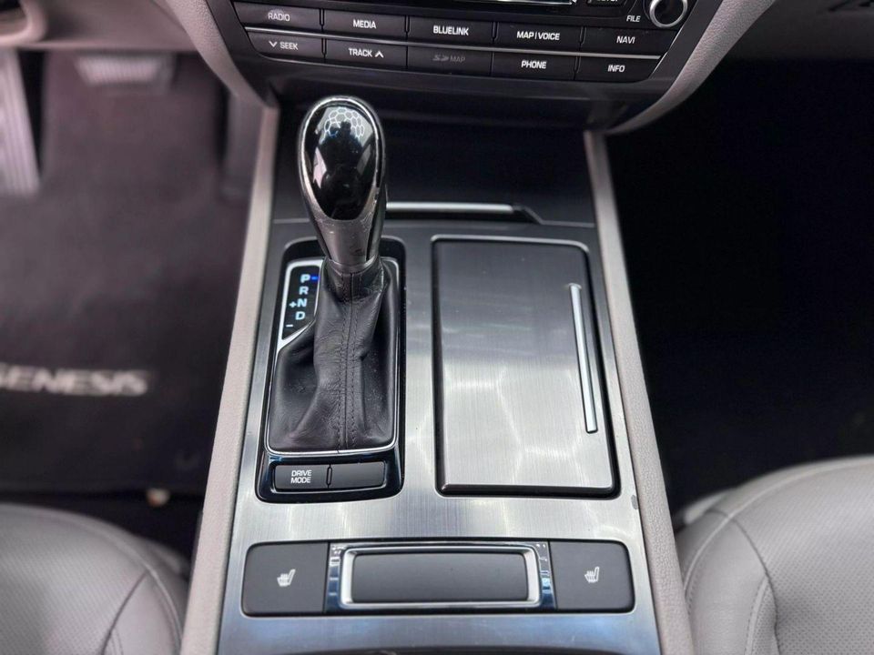 2015 Hyundai Genesis