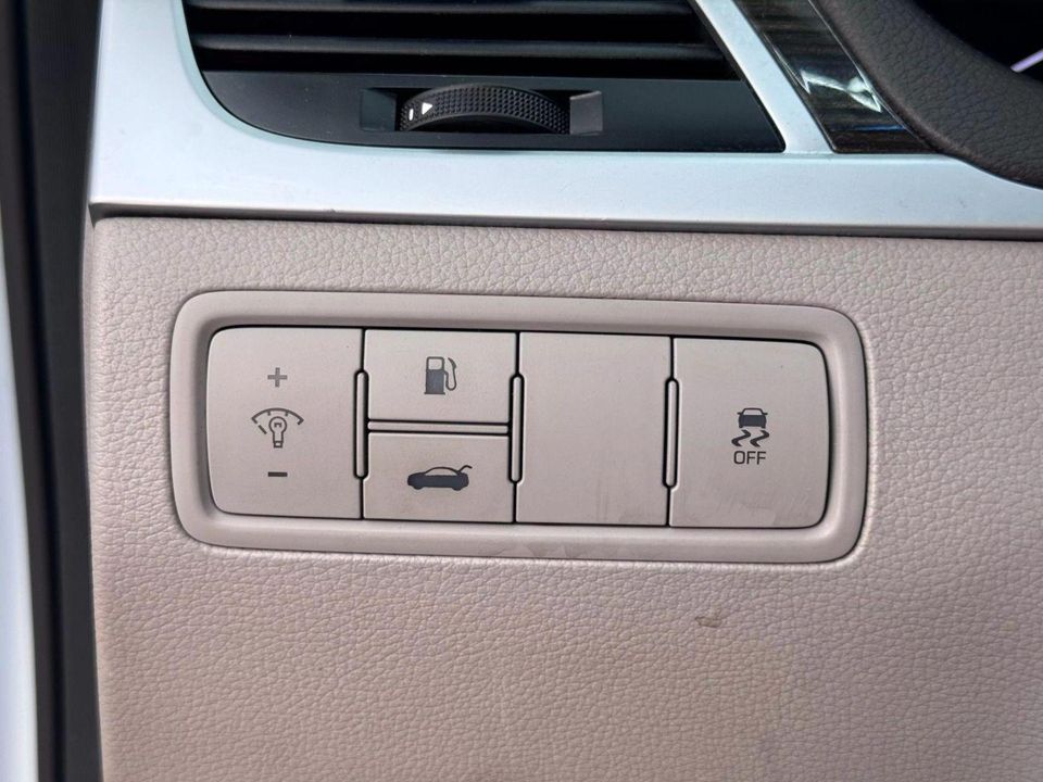 2015 Hyundai Genesis