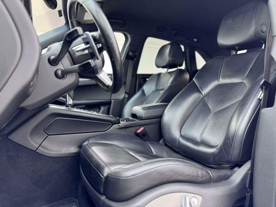 2016 Porsche Macan