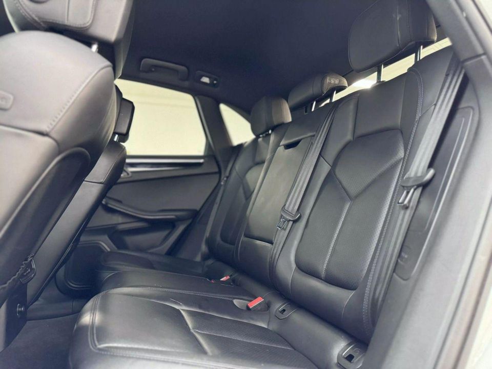 2016 Porsche Macan