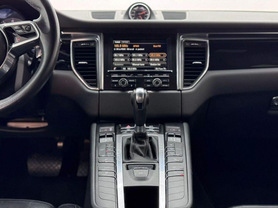 2016 Porsche Macan