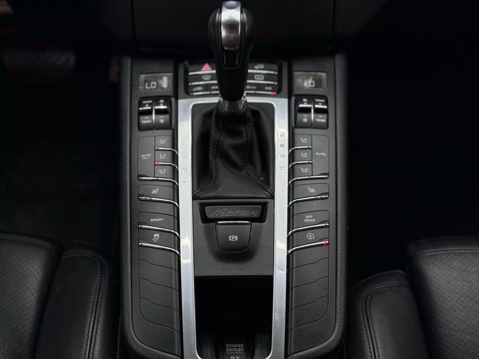 2016 Porsche Macan