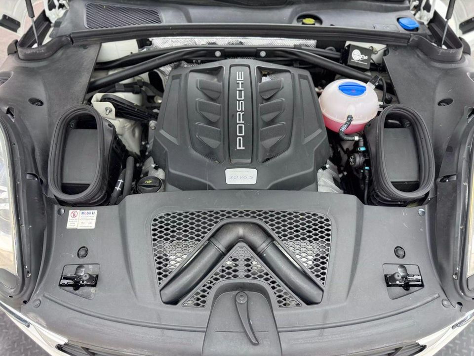 2016 Porsche Macan