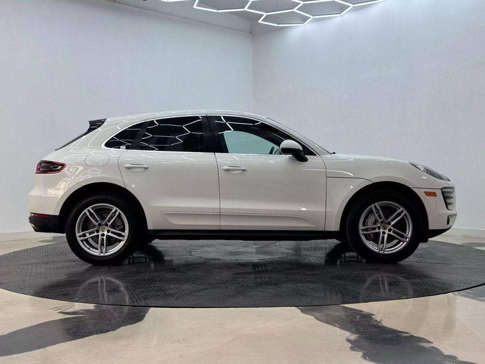 2016 Porsche Macan