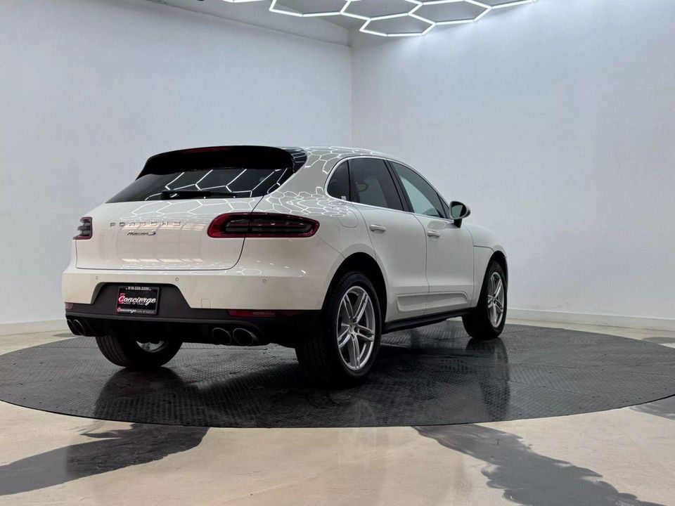 2016 Porsche Macan