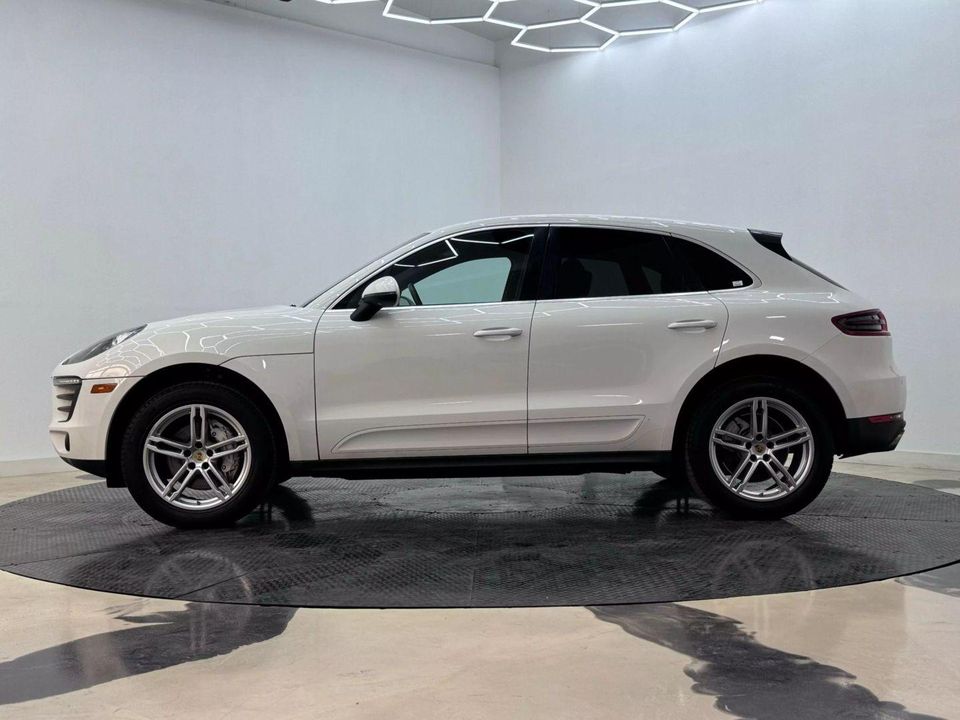 2016 Porsche Macan