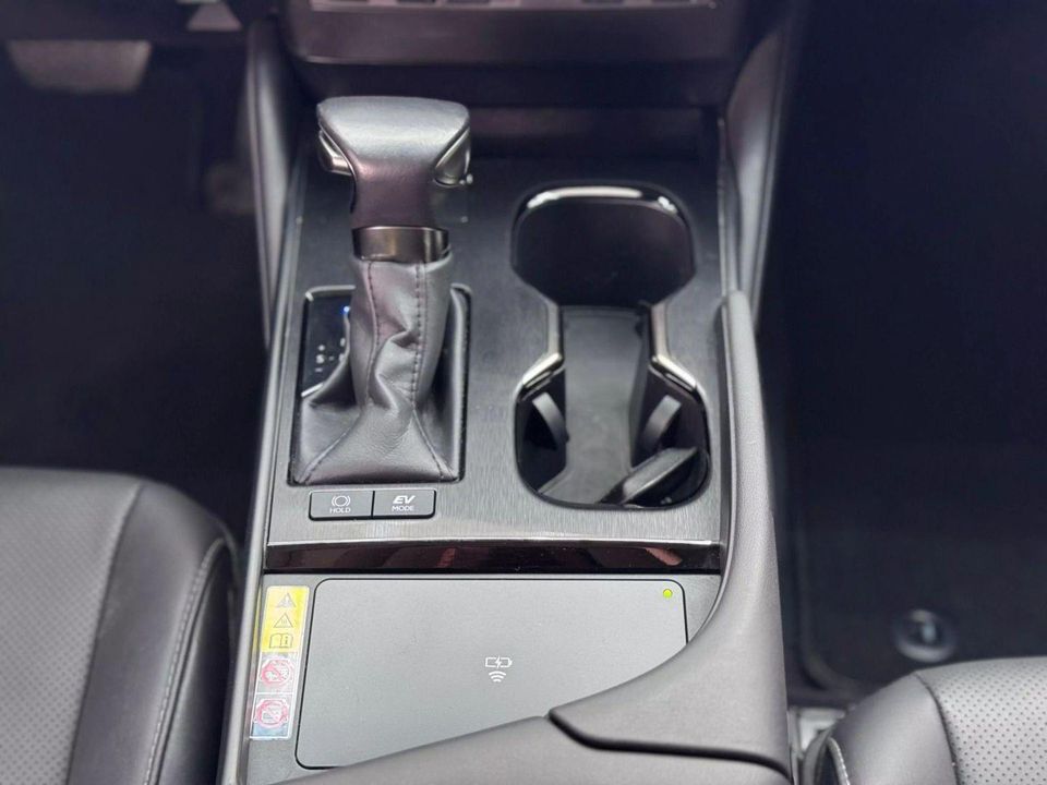 2023 Lexus ES