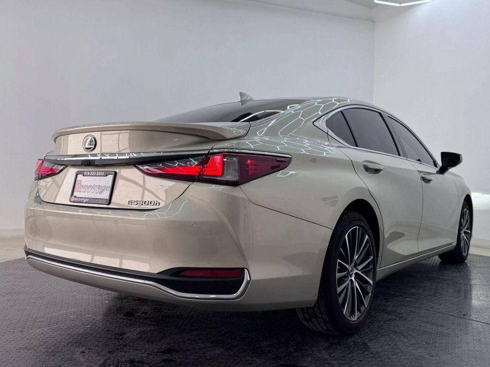 2023 Lexus ES