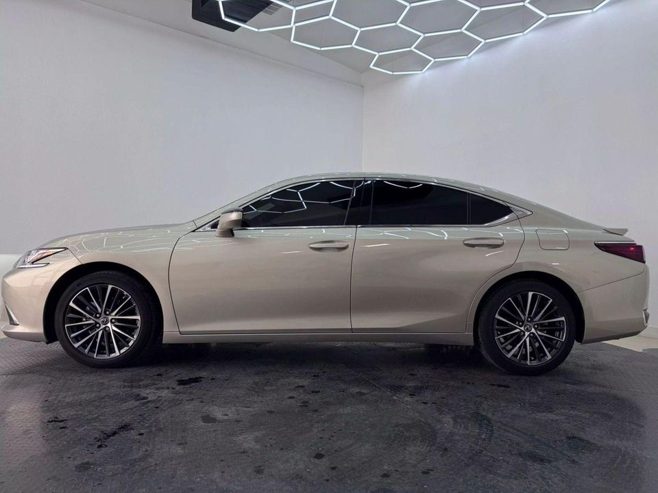 2023 Lexus ES