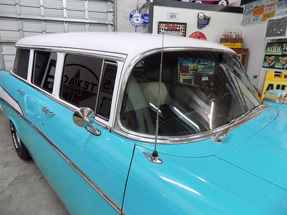 1957 CHEVROLET WAGON  4 SPEED