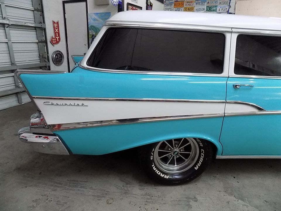 1957 CHEVROLET WAGON  4 SPEED