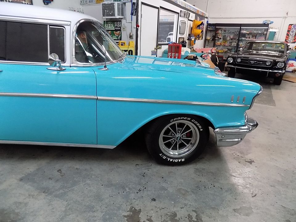 1957 CHEVROLET WAGON  4 SPEED