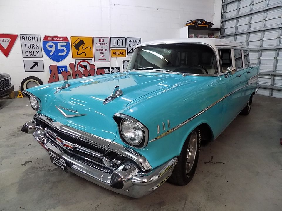 1957 CHEVROLET WAGON  4 SPEED