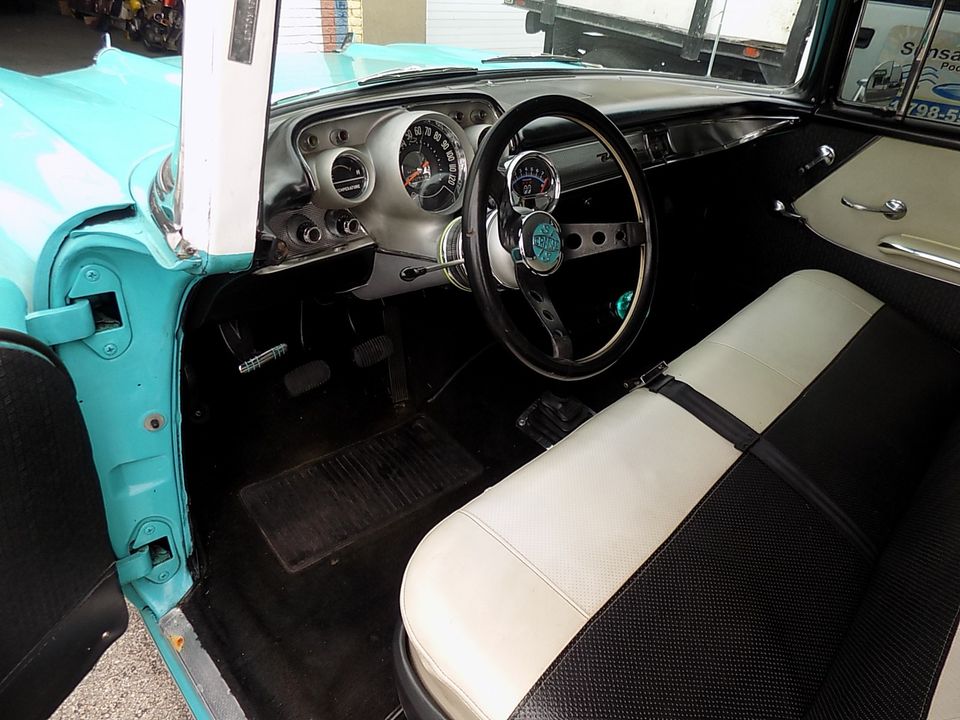 1957 CHEVROLET WAGON  4 SPEED