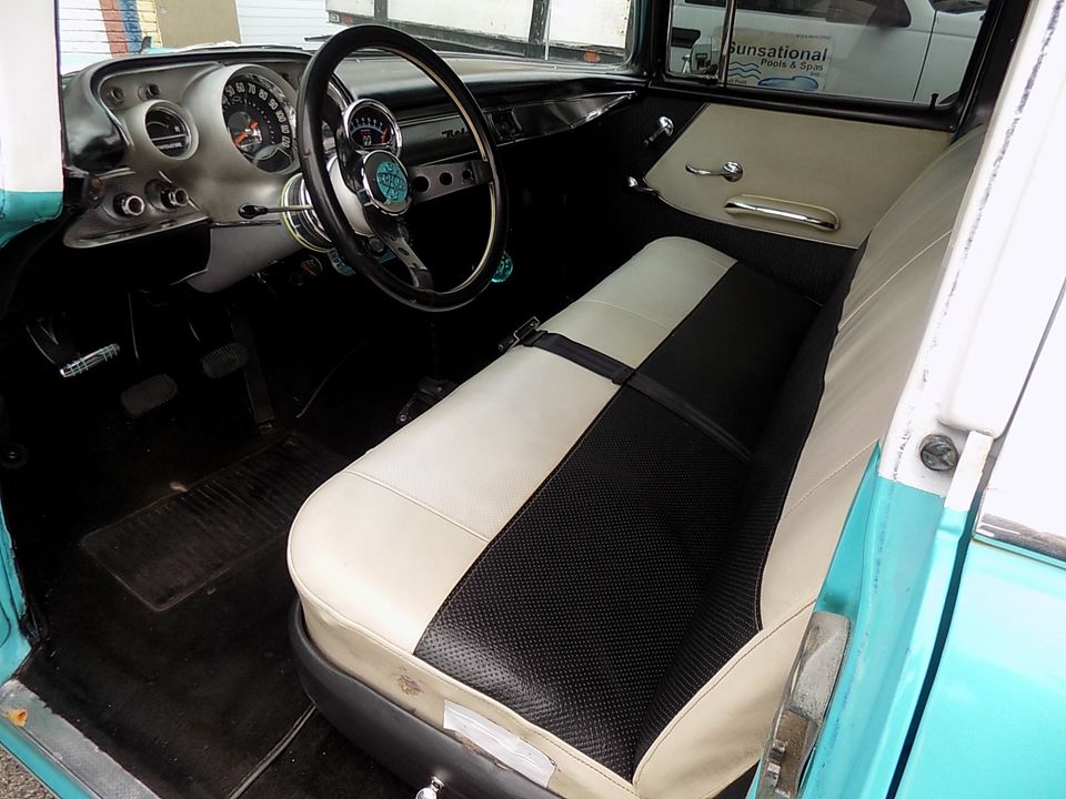 1957 CHEVROLET WAGON  4 SPEED