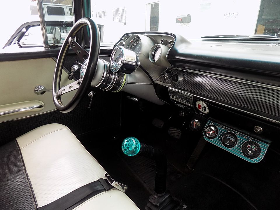 1957 CHEVROLET WAGON  4 SPEED