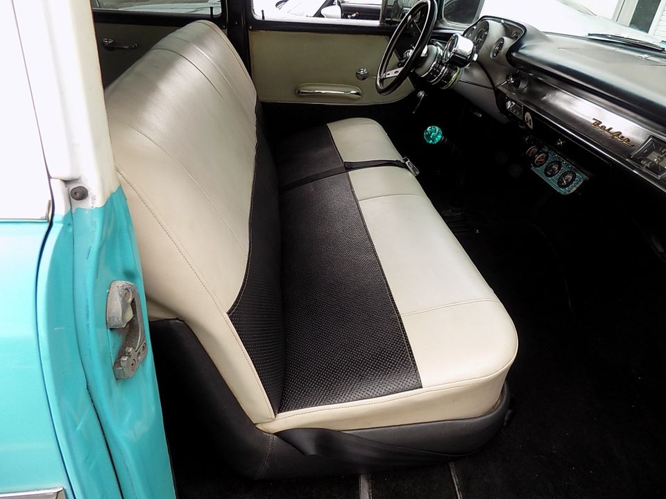 1957 CHEVROLET WAGON  4 SPEED