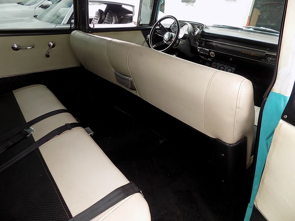 1957 CHEVROLET WAGON  4 SPEED