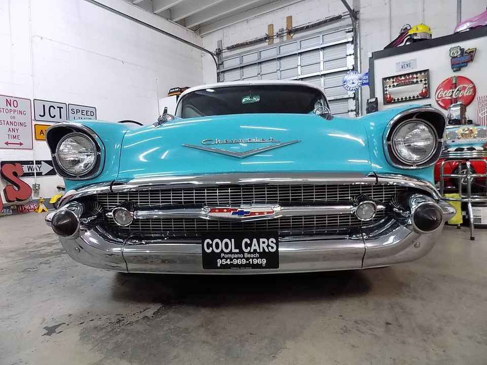 1957 CHEVROLET WAGON  4 SPEED