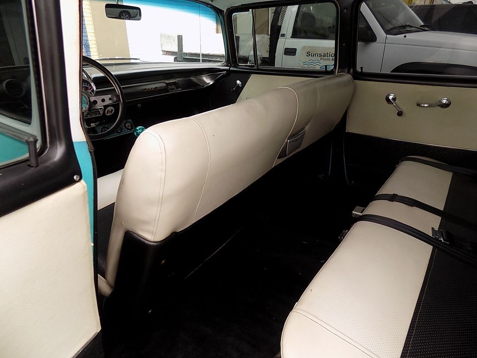 1957 CHEVROLET WAGON  4 SPEED