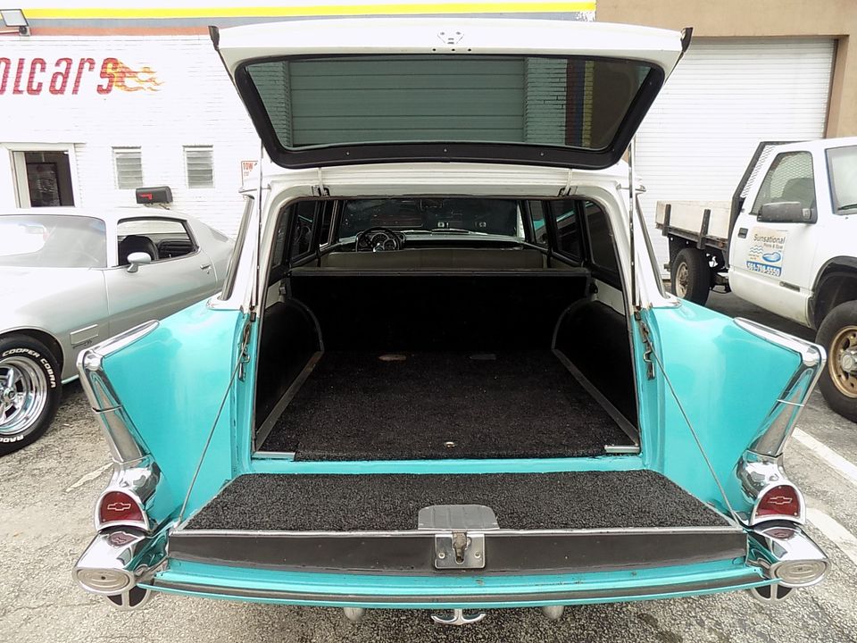1957 CHEVROLET WAGON  4 SPEED
