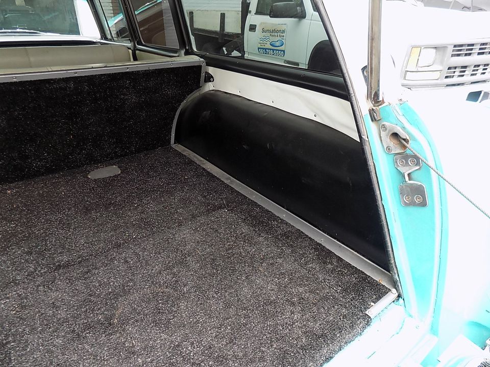 1957 CHEVROLET WAGON  4 SPEED