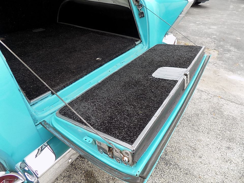 1957 CHEVROLET WAGON  4 SPEED