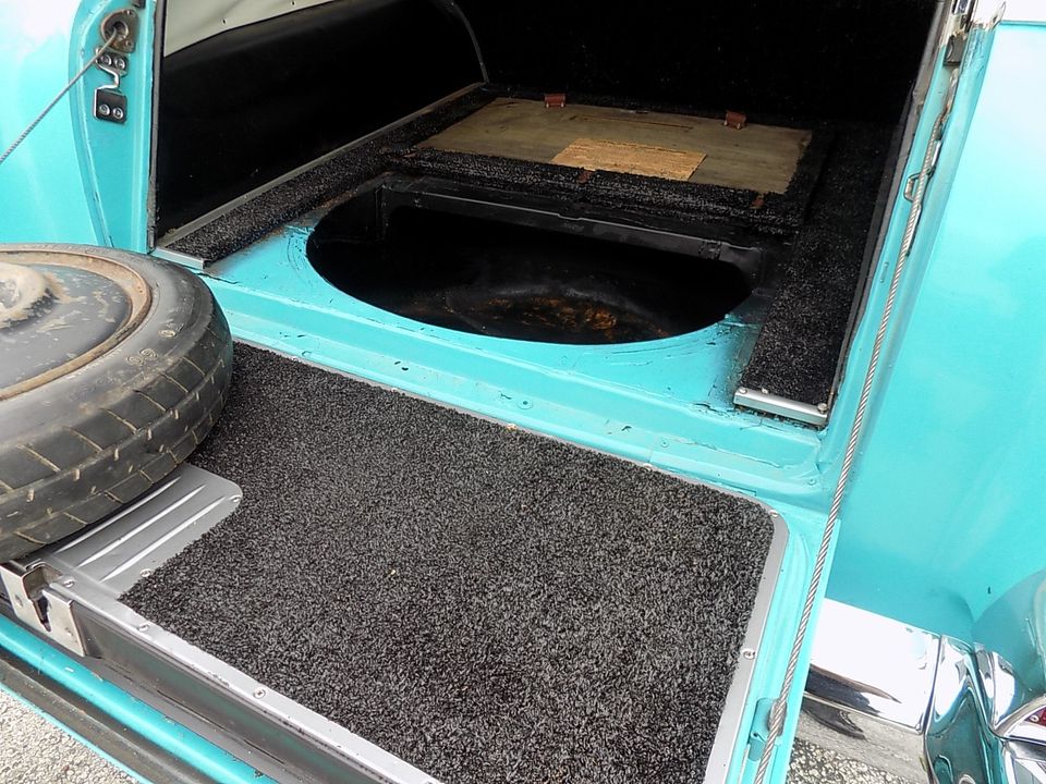 1957 CHEVROLET WAGON  4 SPEED