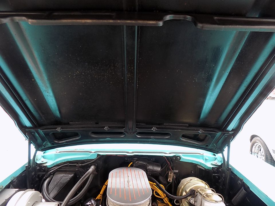1957 CHEVROLET WAGON  4 SPEED