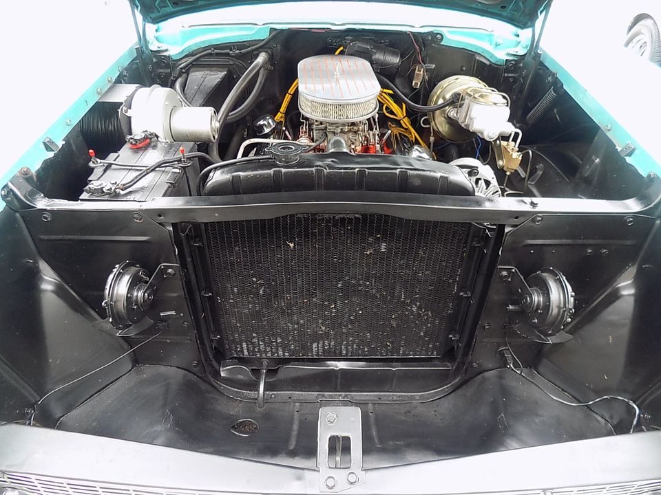 1957 CHEVROLET WAGON  4 SPEED