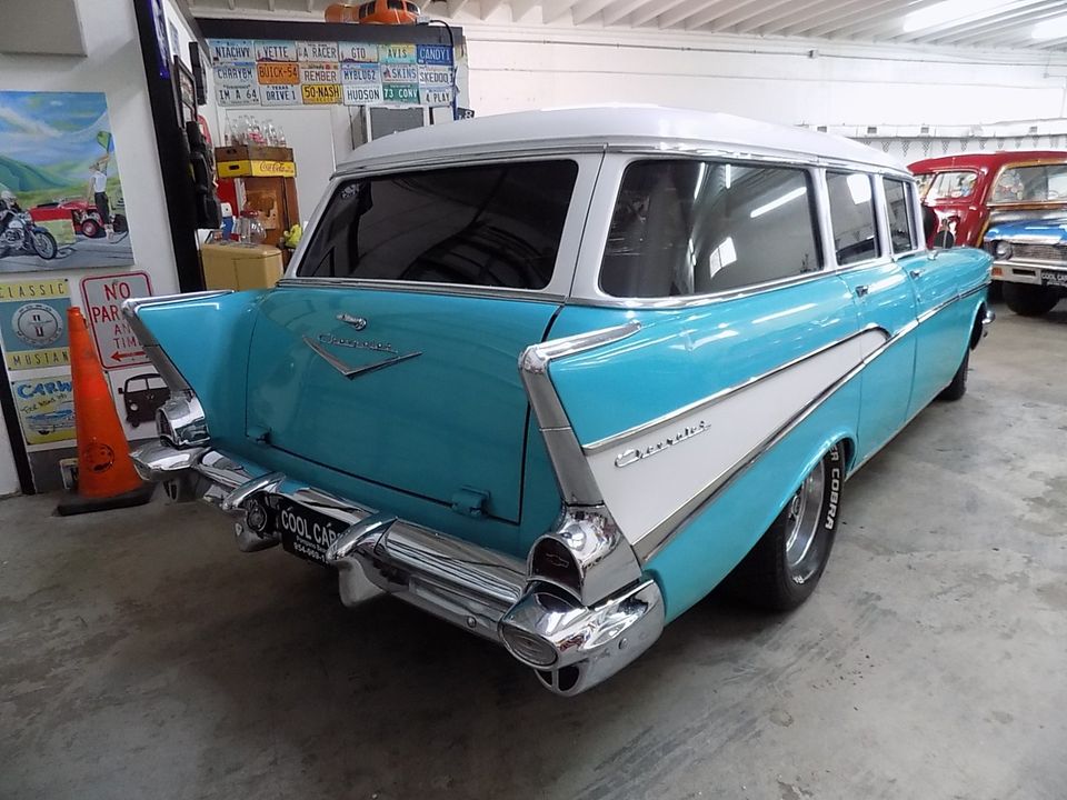 1957 CHEVROLET WAGON  4 SPEED