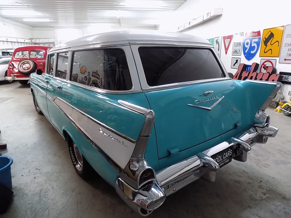 1957 CHEVROLET WAGON  4 SPEED