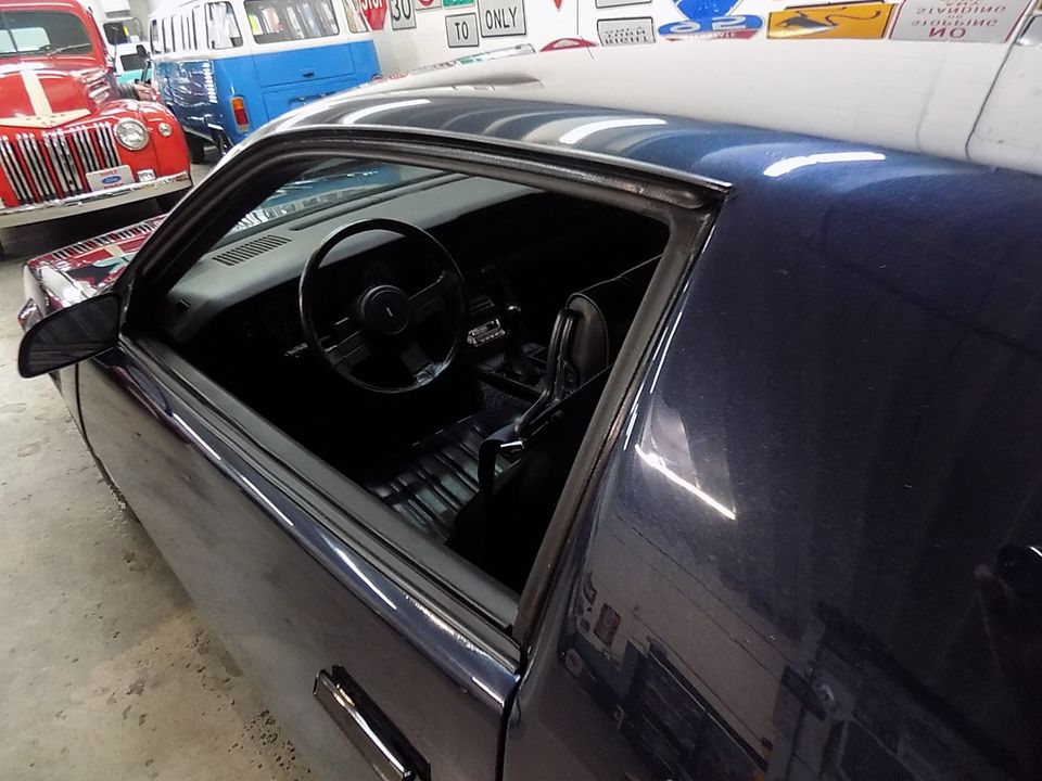 1982 CHEVROLET CAMARO Z 28 4 SPEED MANUAL TRANS