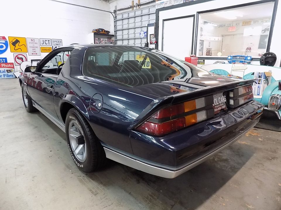 1982 CHEVROLET CAMARO Z 28 4 SPEED MANUAL TRANS