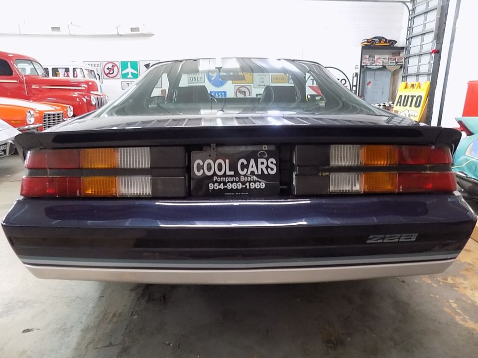 1982 CHEVROLET CAMARO Z 28 4 SPEED MANUAL TRANS