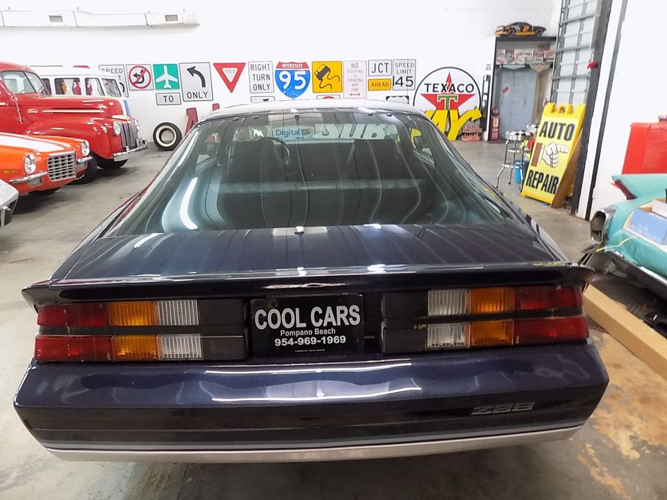 1982 CHEVROLET CAMARO Z 28 4 SPEED MANUAL TRANS