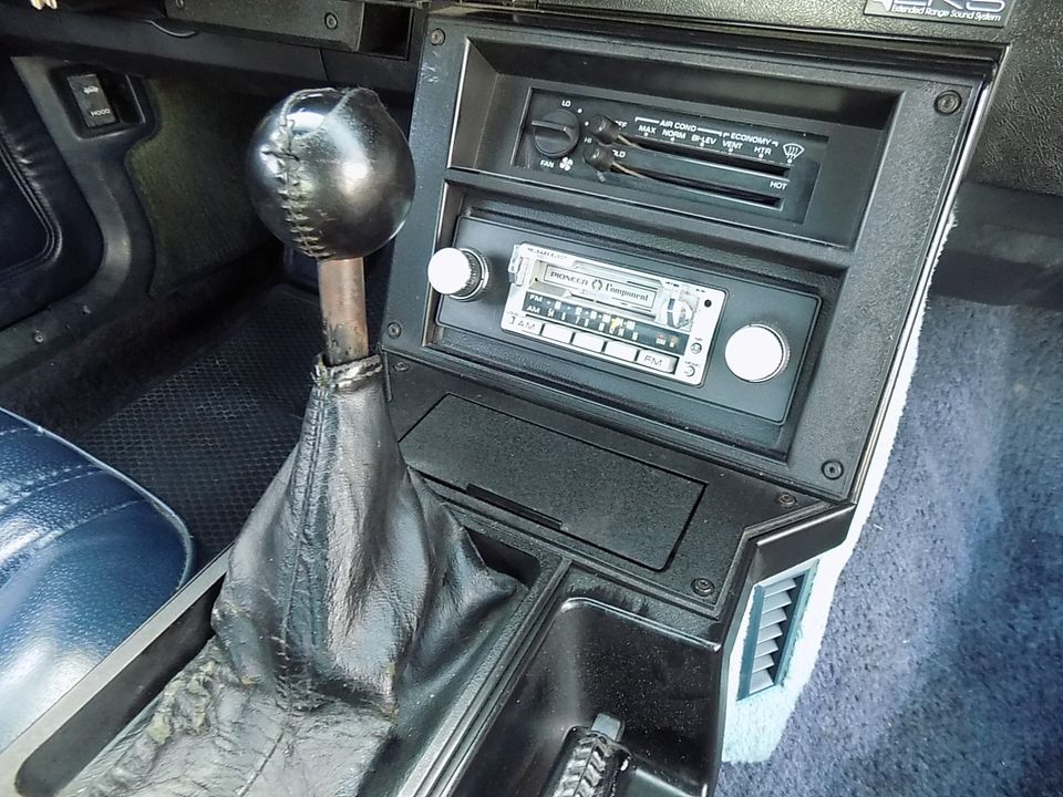 1982 CHEVROLET CAMARO Z 28 4 SPEED MANUAL TRANS