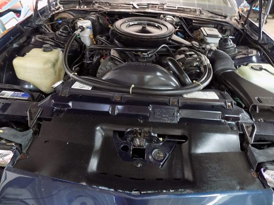 1982 CHEVROLET CAMARO Z 28 4 SPEED MANUAL TRANS