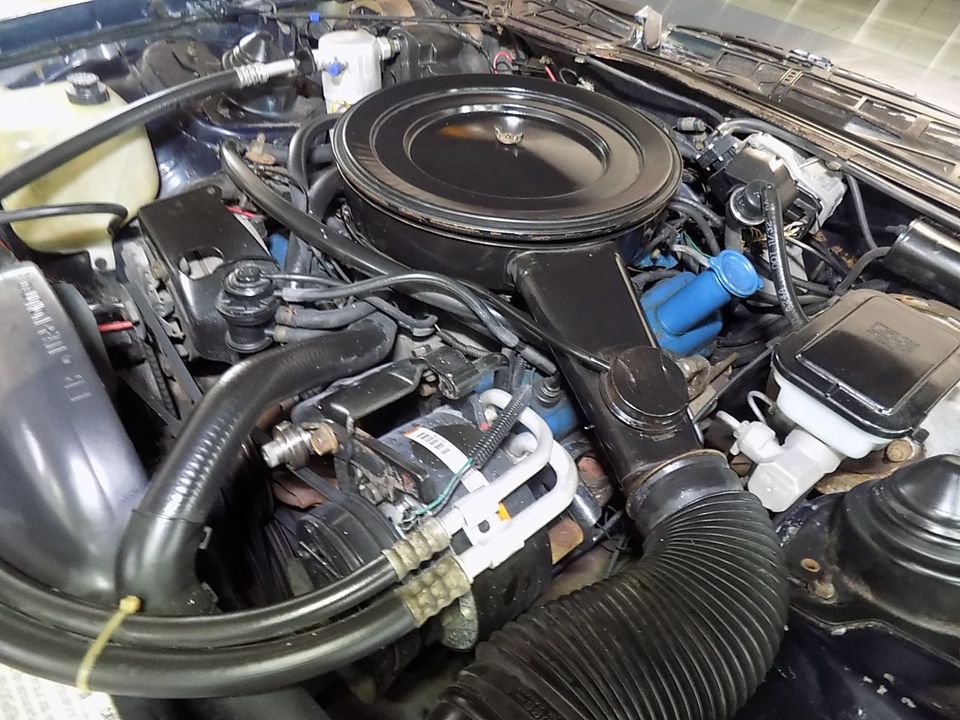 1982 CHEVROLET CAMARO Z 28 4 SPEED MANUAL TRANS