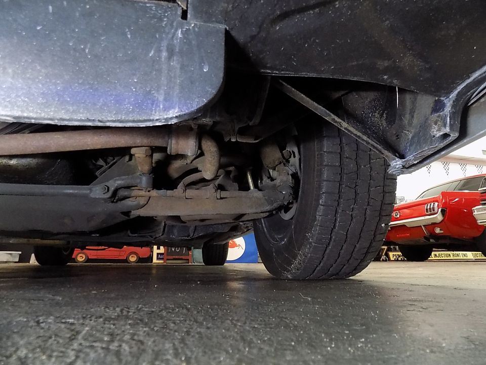 1982 CHEVROLET CAMARO Z 28 4 SPEED MANUAL TRANS