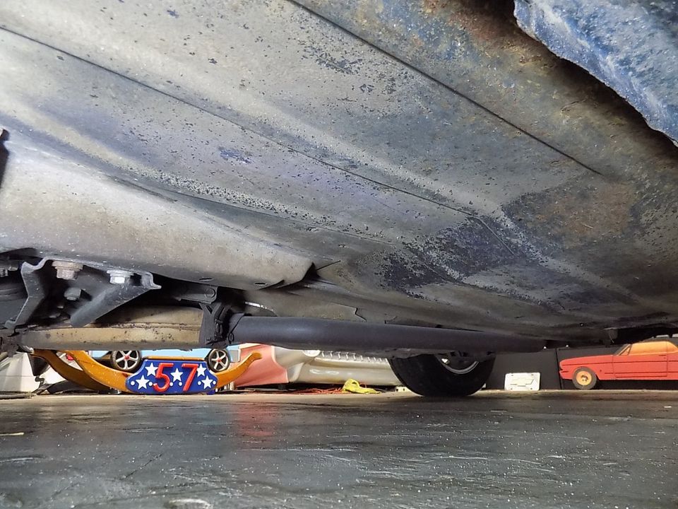 1982 CHEVROLET CAMARO Z 28 4 SPEED MANUAL TRANS