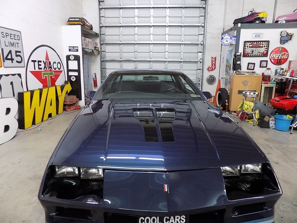 1982 CHEVROLET CAMARO Z 28 4 SPEED MANUAL TRANS